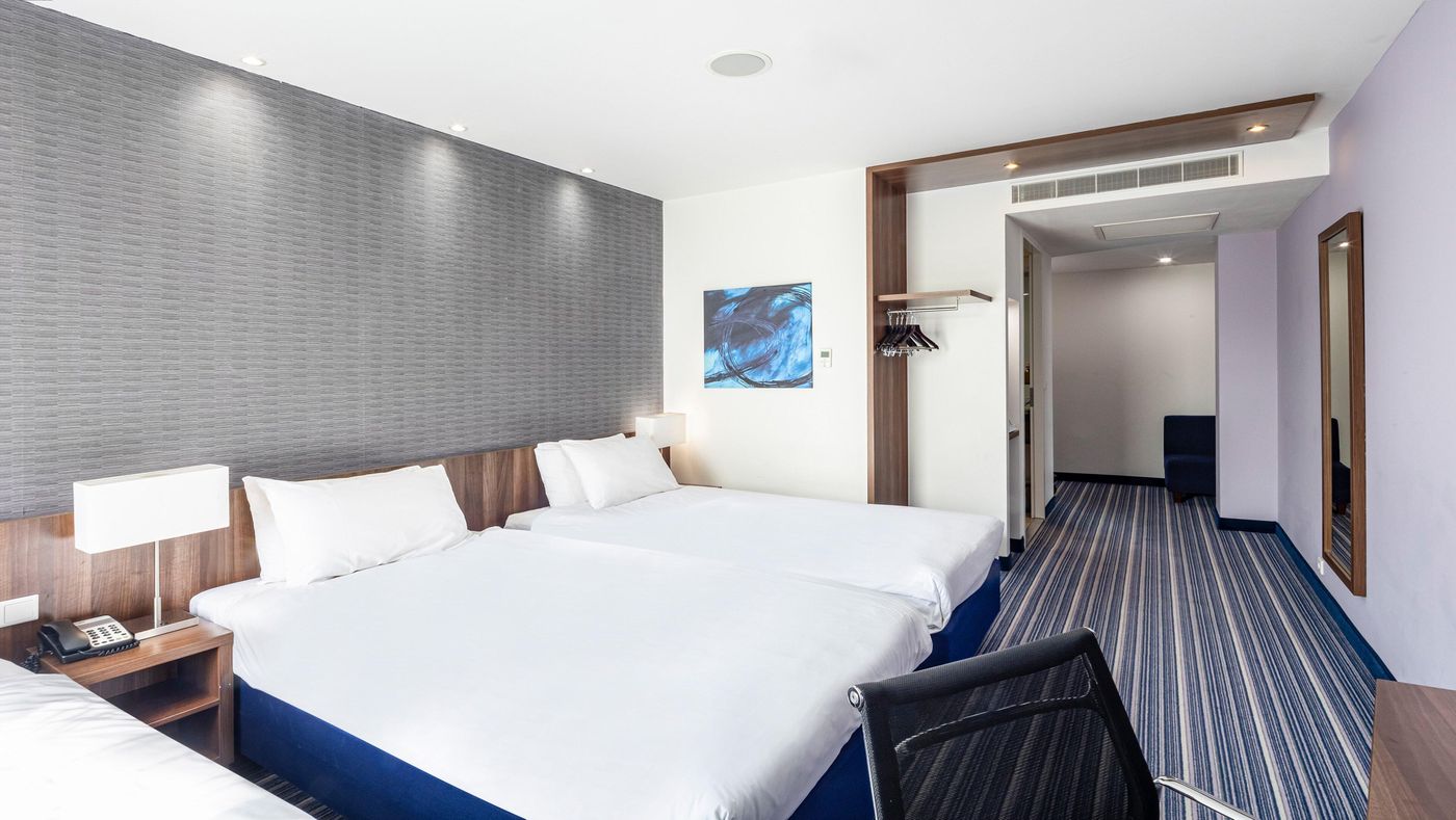 Holiday-Inn-Express-Amsterdam-South-Room-11