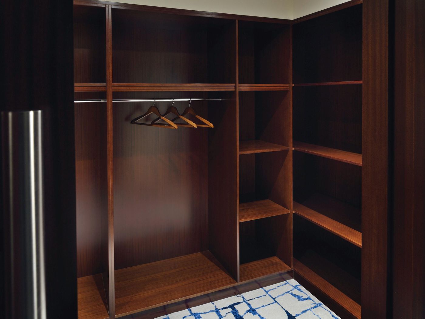 Movenpick-Bur-Dubai-Room-37