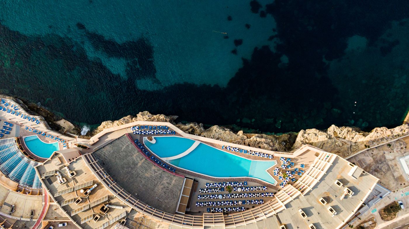 Paradise-Bay-Resort-Hotel-Pool-8