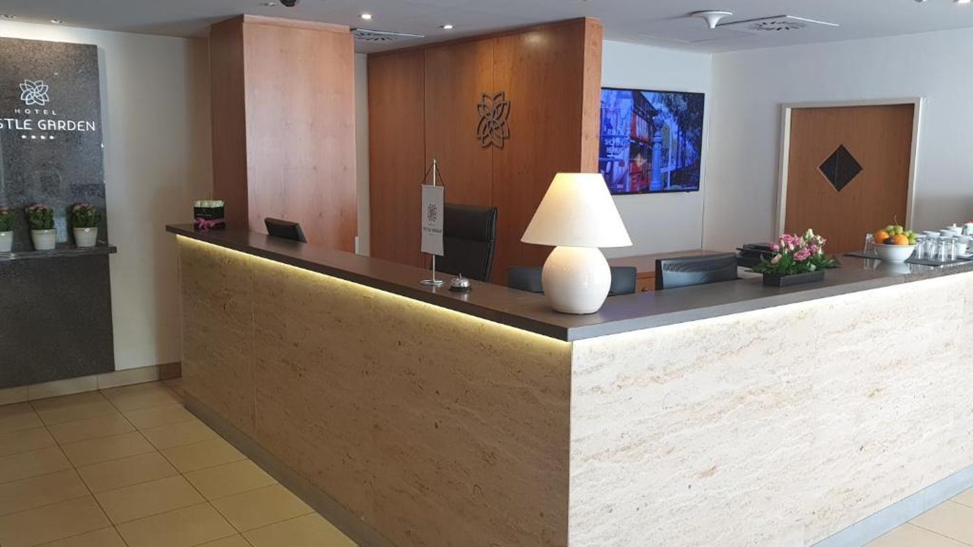 Hotel-Castle-Garden-Lobby-6