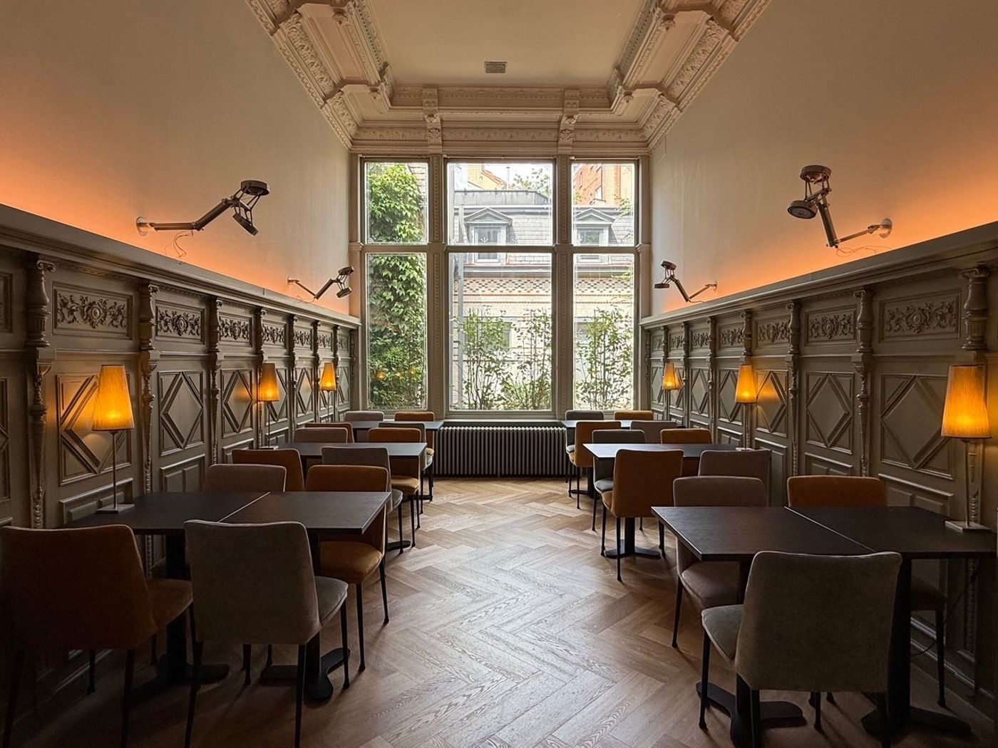 Hotel-Du-Congres-Bar-11