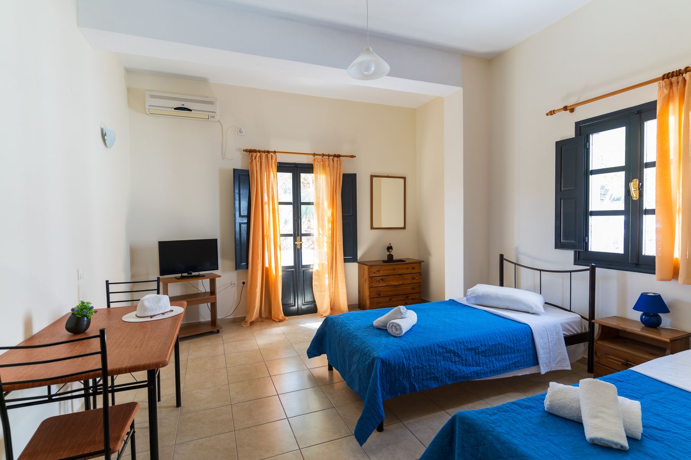 Soulis Hotel-Greece-Oia-Room-8