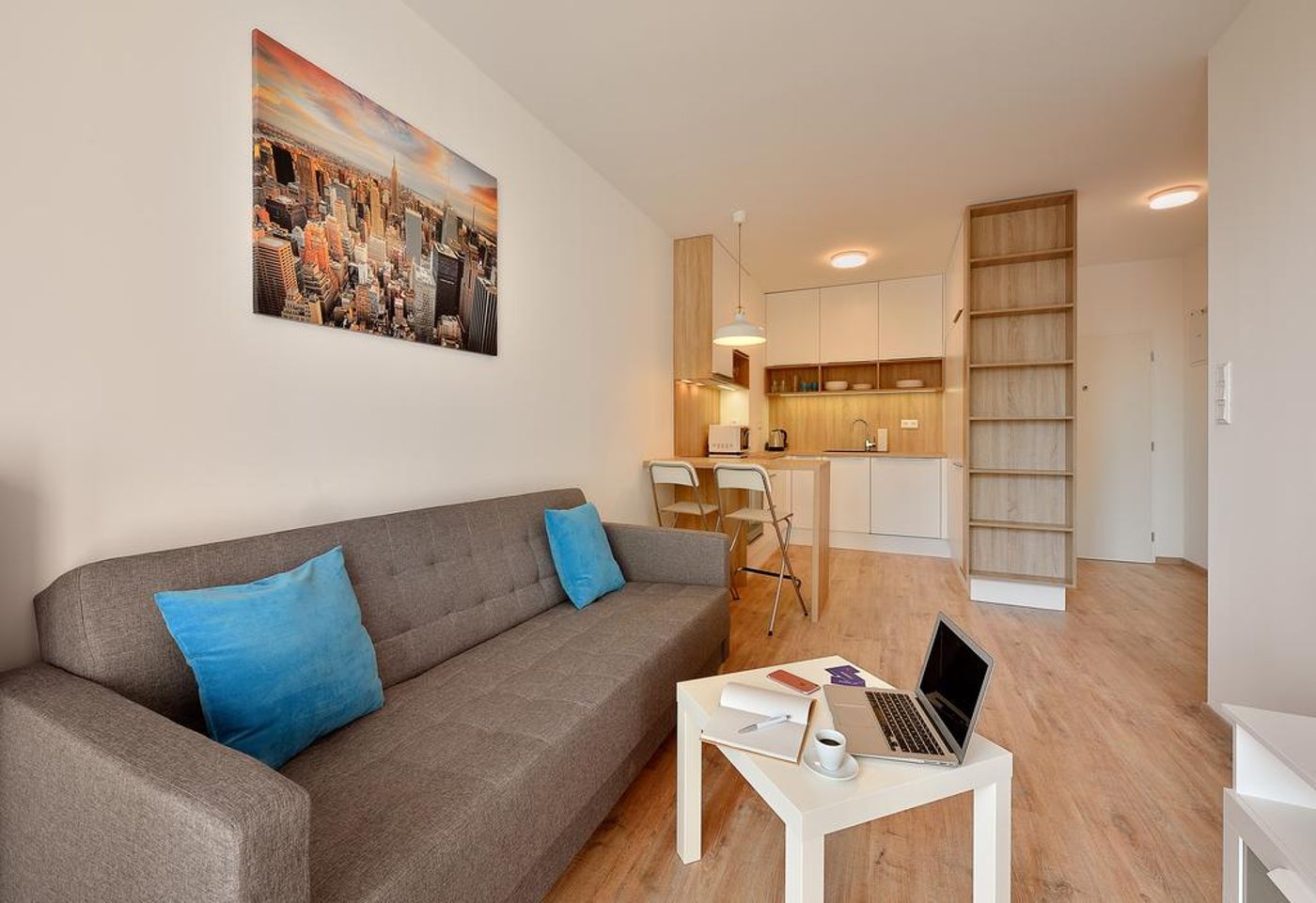 Apollis Business&Budget by Ambiente-Slovakia-BRATISLAVA-Room-9