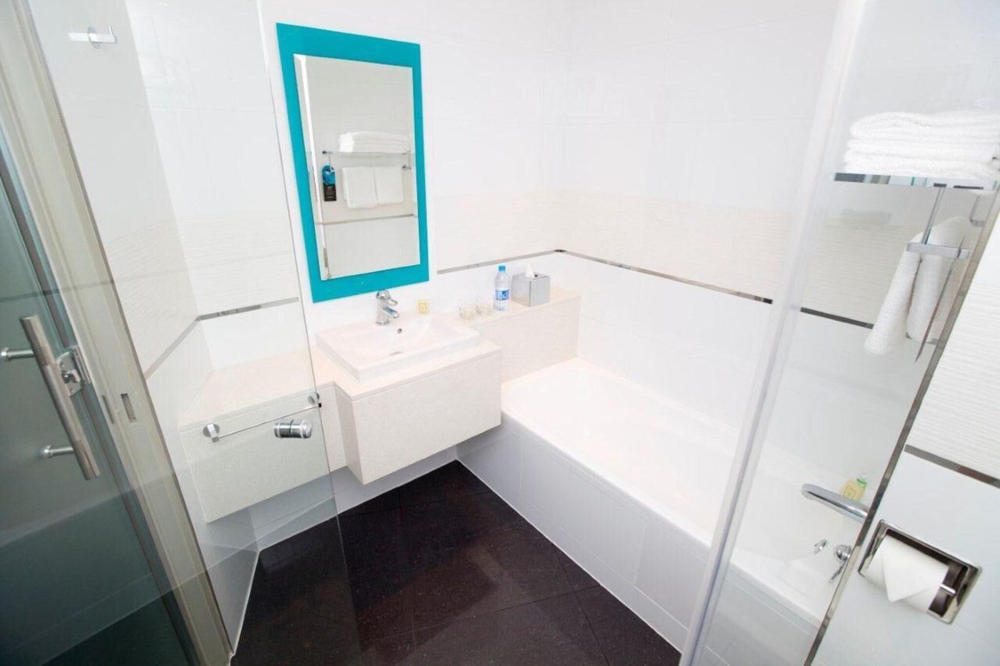 Southern-Sun-Cape-Town-Waterfront-Room-26