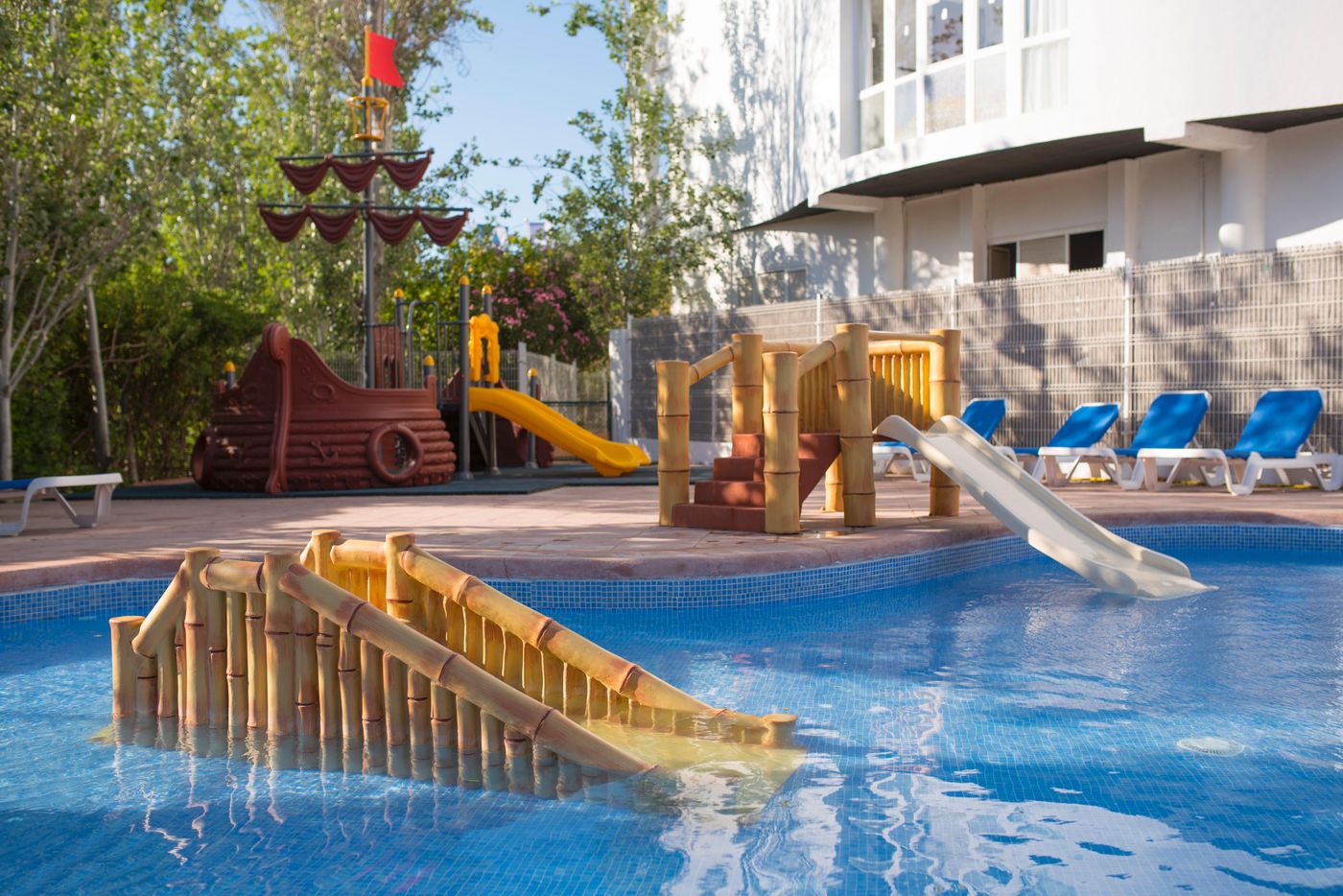 Azuline-Hotel-Bergantin-Pool-62