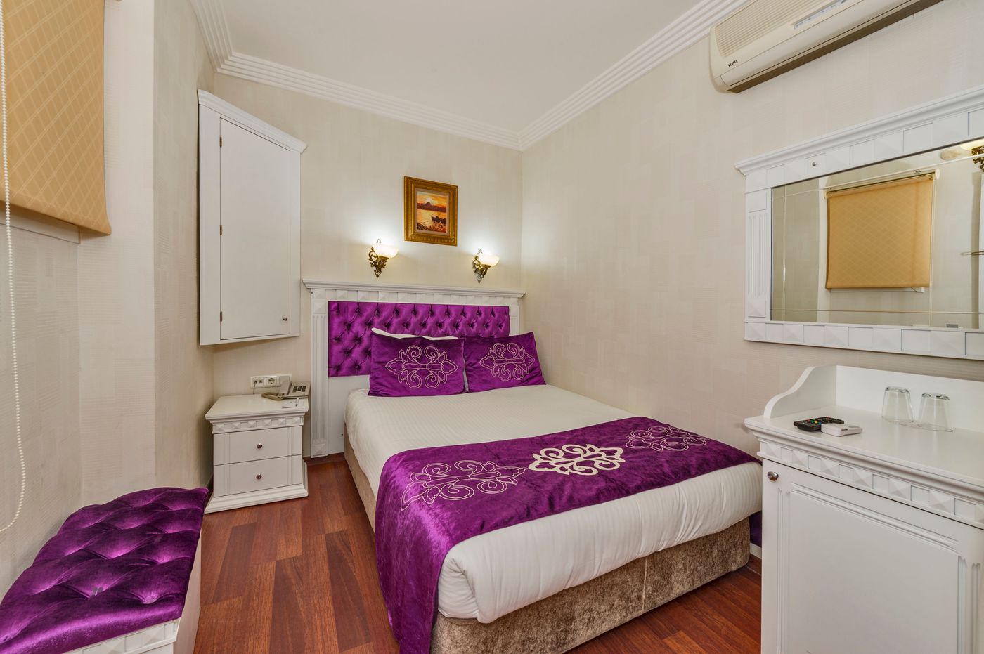 Istanbul-Holiday-Hotel-Room-4