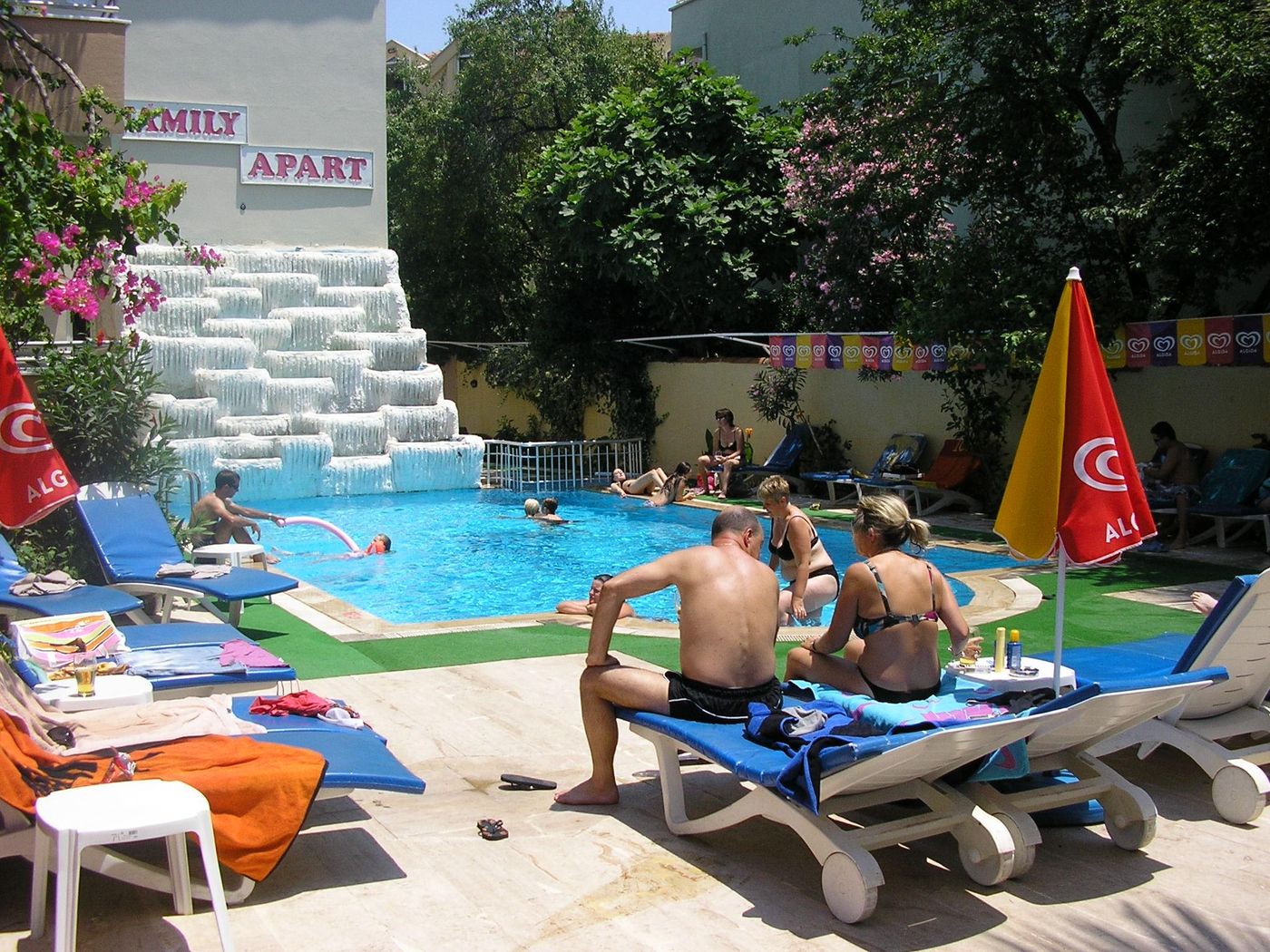 Family-Apart-Pool-2