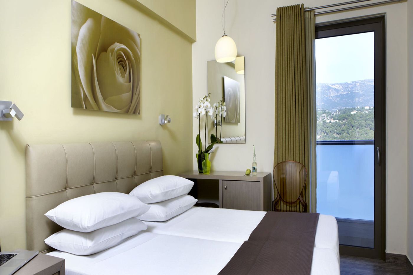 Mouikis-Hotel-Room-12