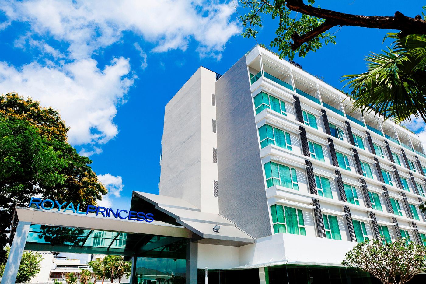 Royal-Princess-Larn-Luang-Bangkok-General-view-1