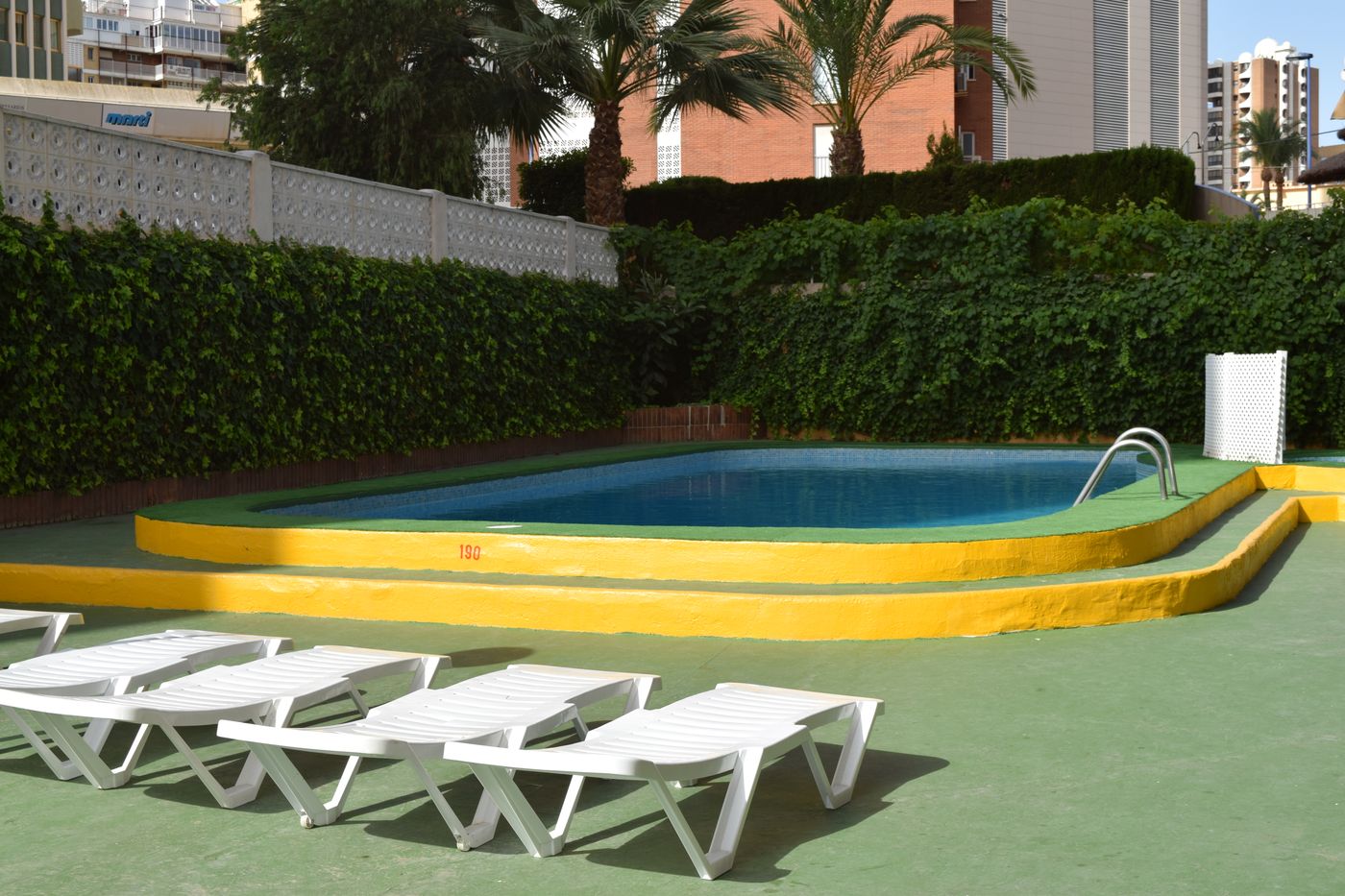 Trebol-One-Apartments-by-MC-Pool-4