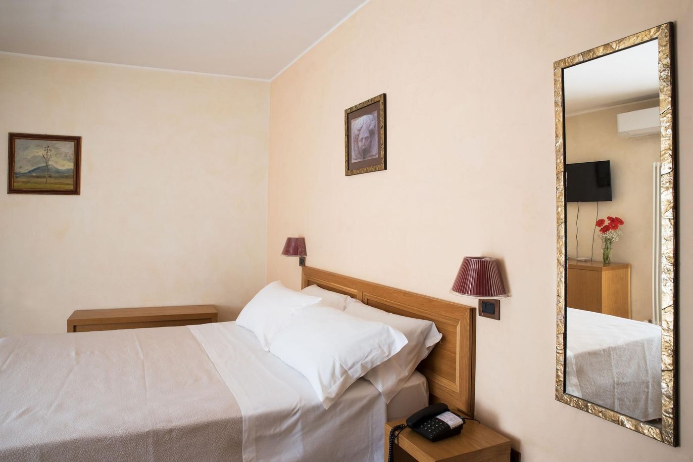 Hotel-99-Cannelle-Room-14