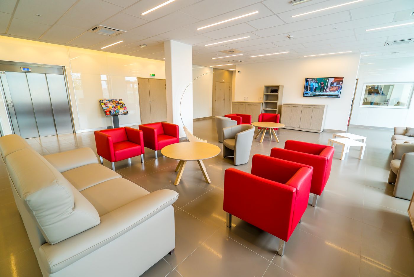 All-Suites-Choisy-Le-Roi-Lobby-11