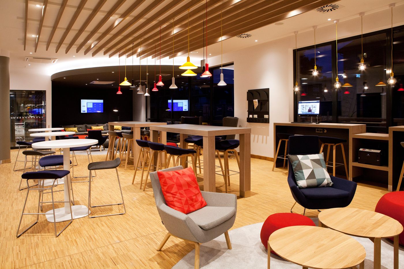 Holiday Inn Express Dusseldorf Airport - Germany - DÜSSELDORF - Bar - 5