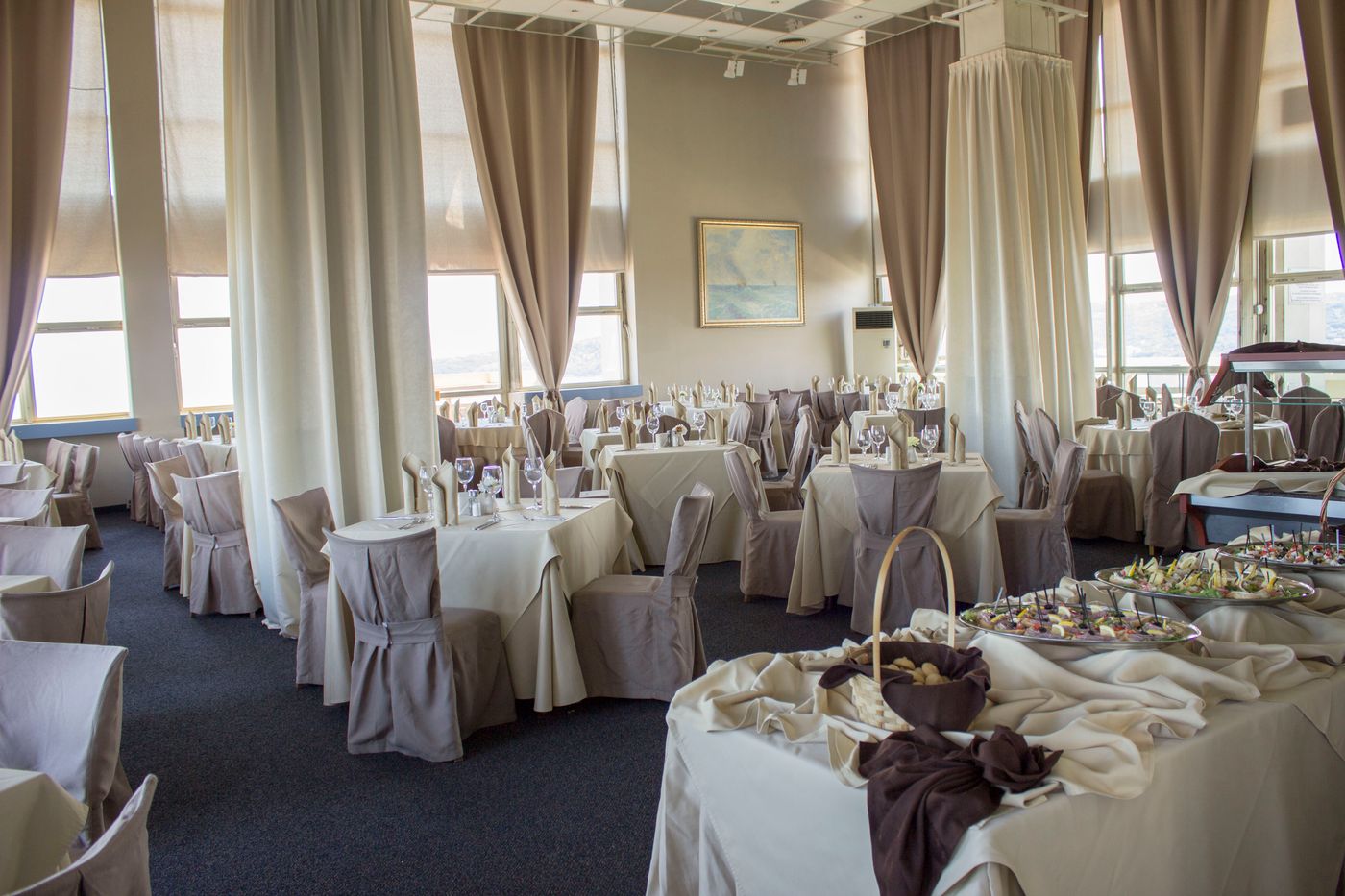 Hotel-Cherno-More-Restaurant-21