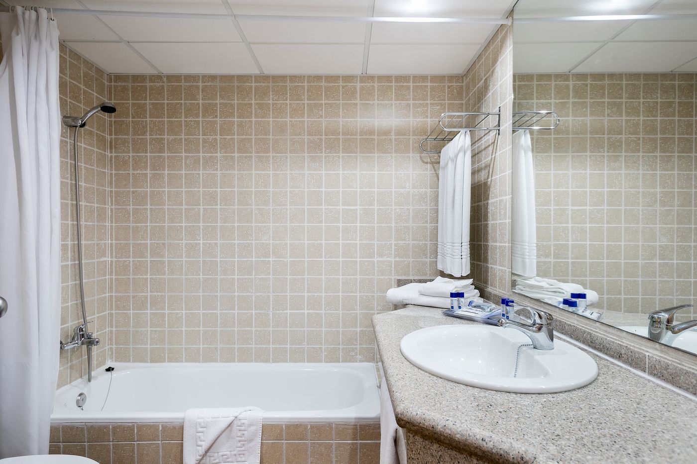 Best-Alcazar-Room-36