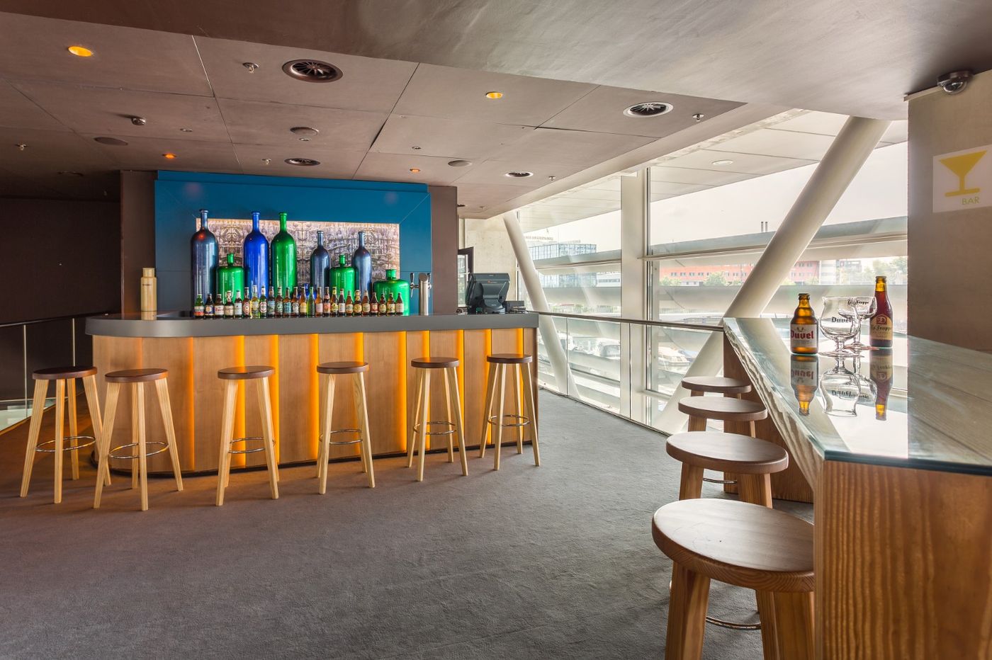 Room-Mate-Aitana-Bar-15