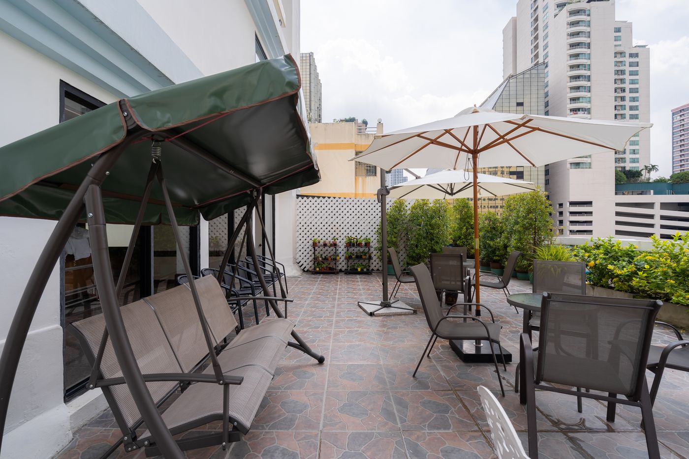 True-Siam-Phayathai-Hotel-Terrace-2