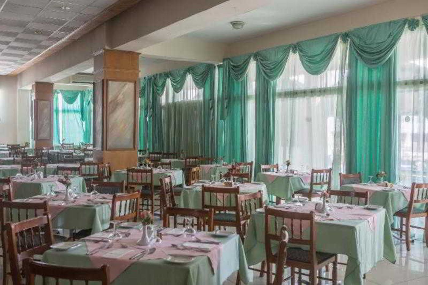 Polycarpia-Restaurant-20