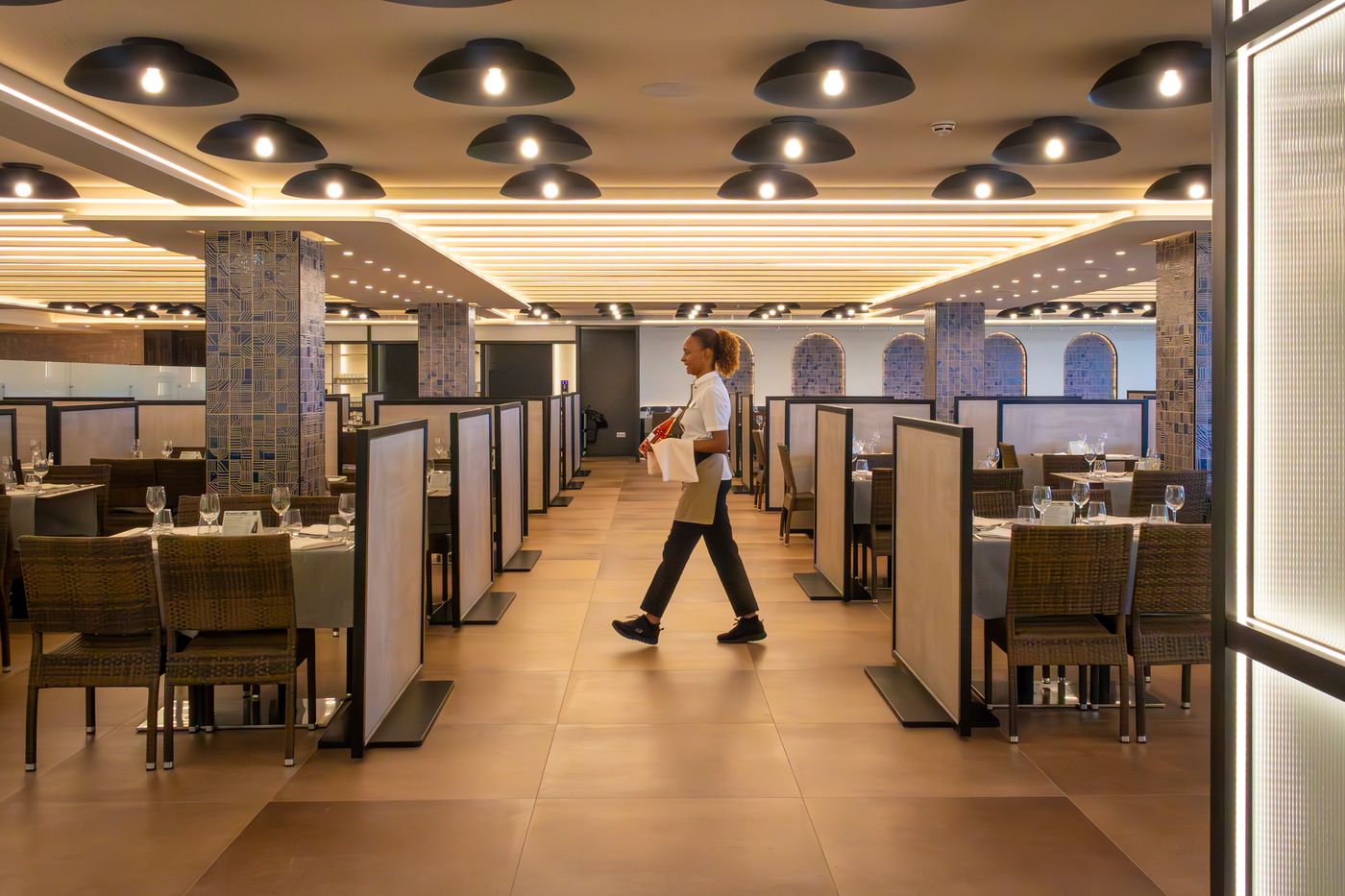 Golden-Donaire-Beach-Restaurant-41