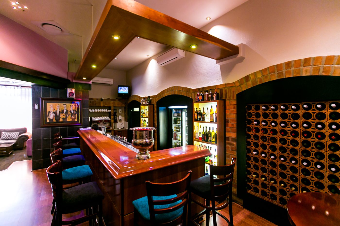 Cape-Town-Lodge-Hotel-Bar-11