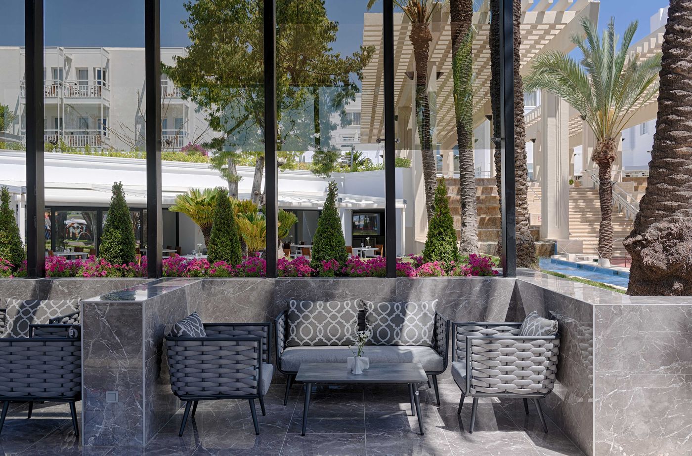 Seven-Seas-Hotel-Blue-Restaurant-20