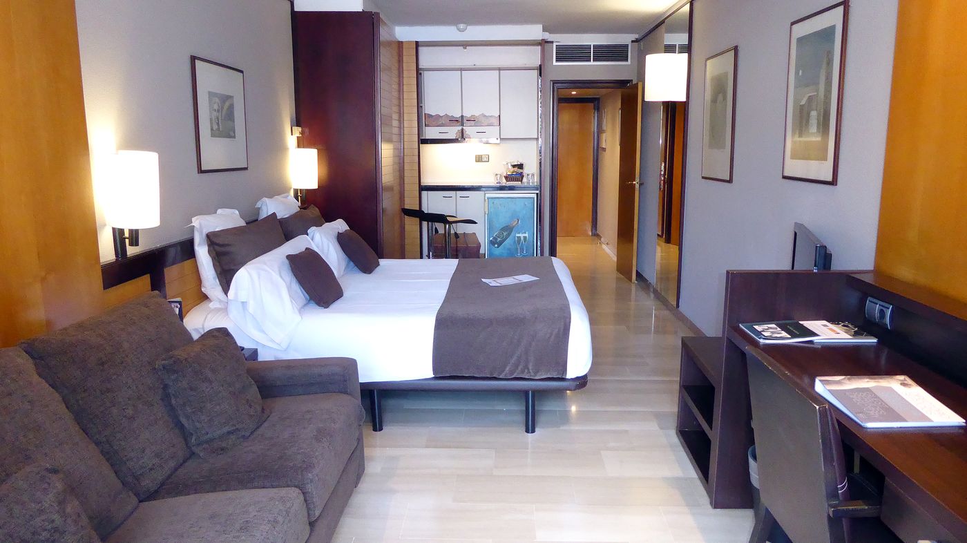 Estela-Barcelona-Room-16