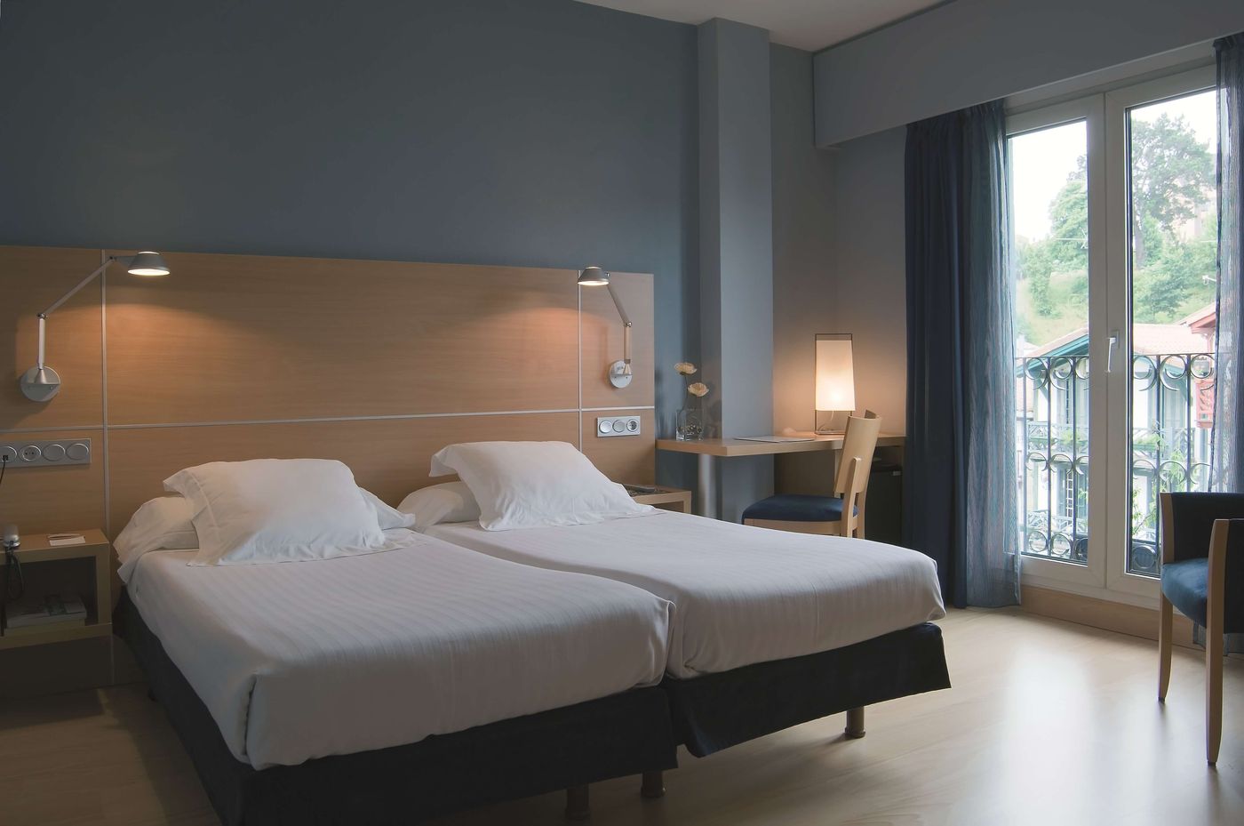 Hotel Jauregui-Spain-HONDARRIBIA-Room-4