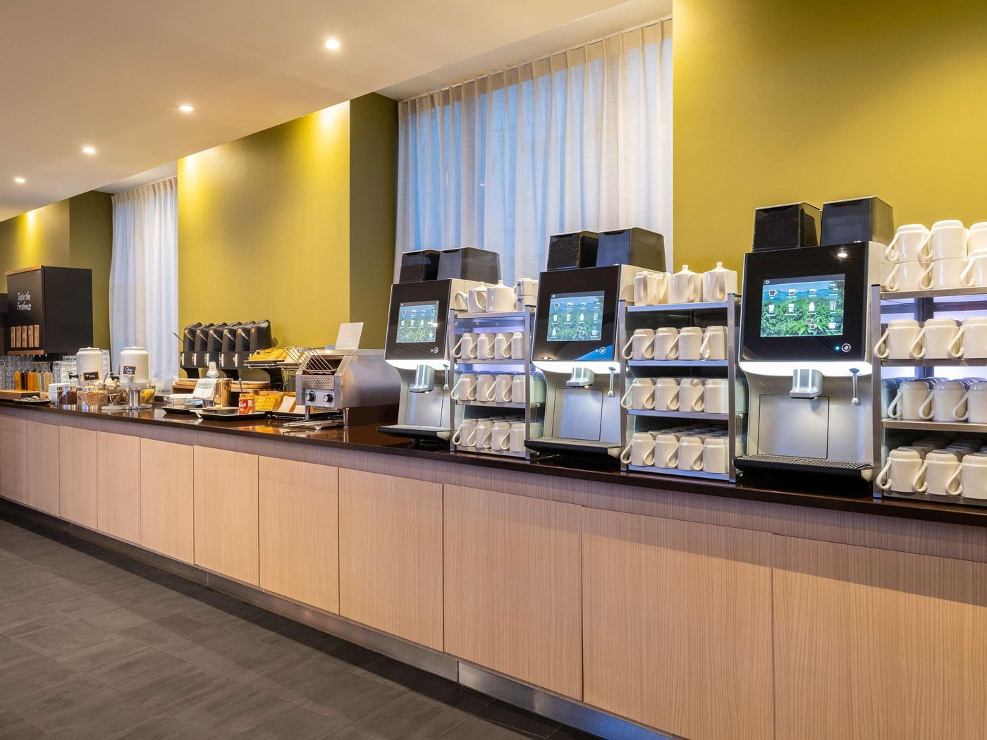 Novotel-Brussels-City-Centre-Restaurant-22