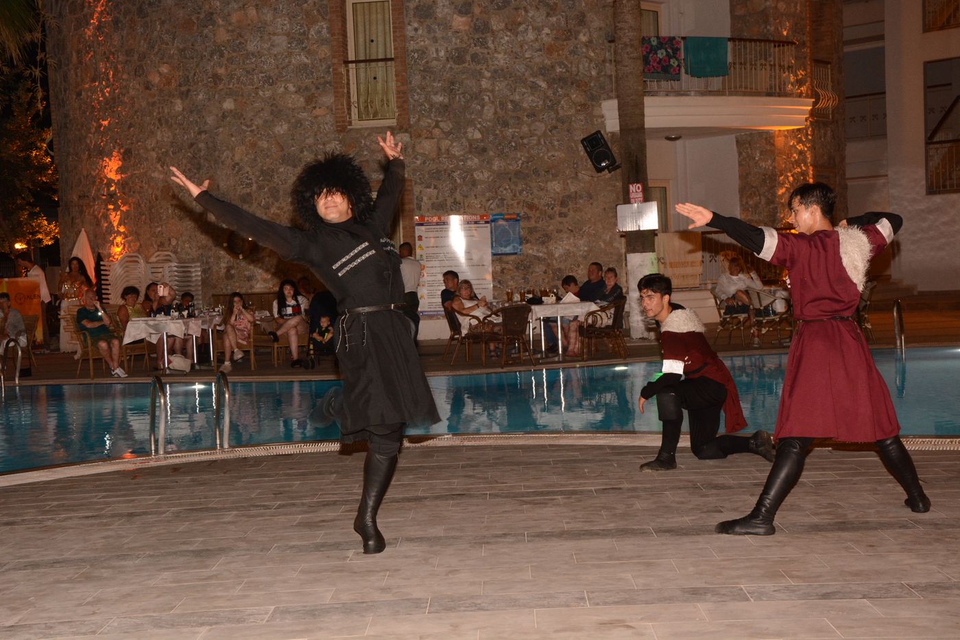 Alenz-Suite-Hotel-Sports-and-Entertainment-32