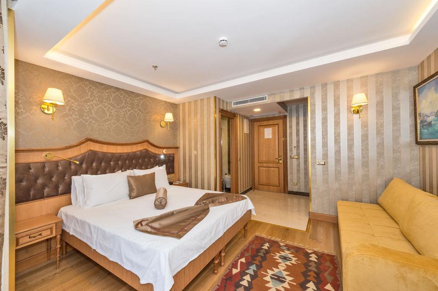 Aprilis-Gold-Hotel-Room-31