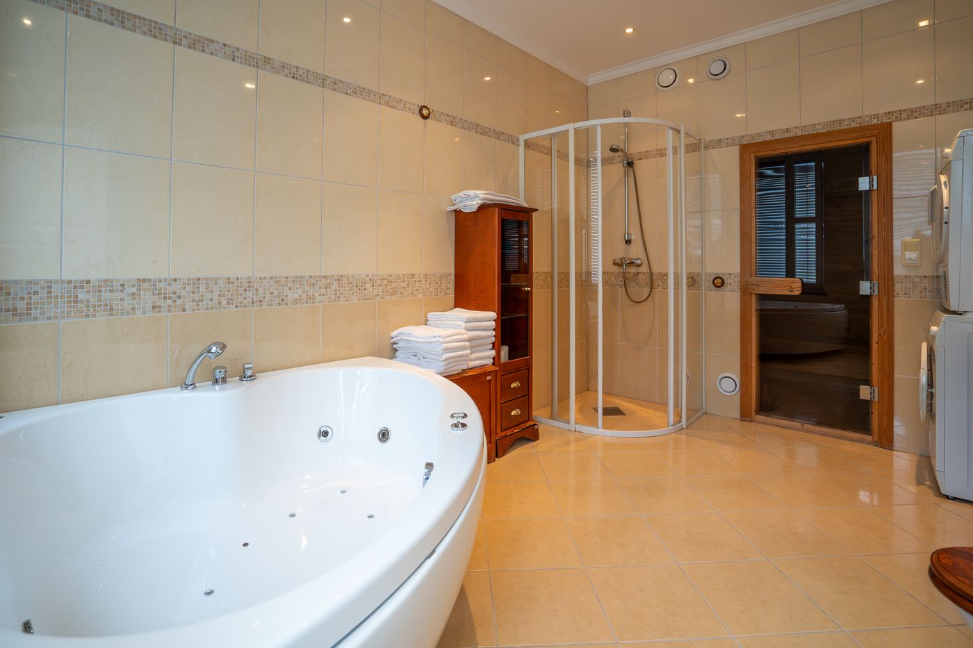 Magic Hotel Xhibition-Norway-BERGEN-Room-8