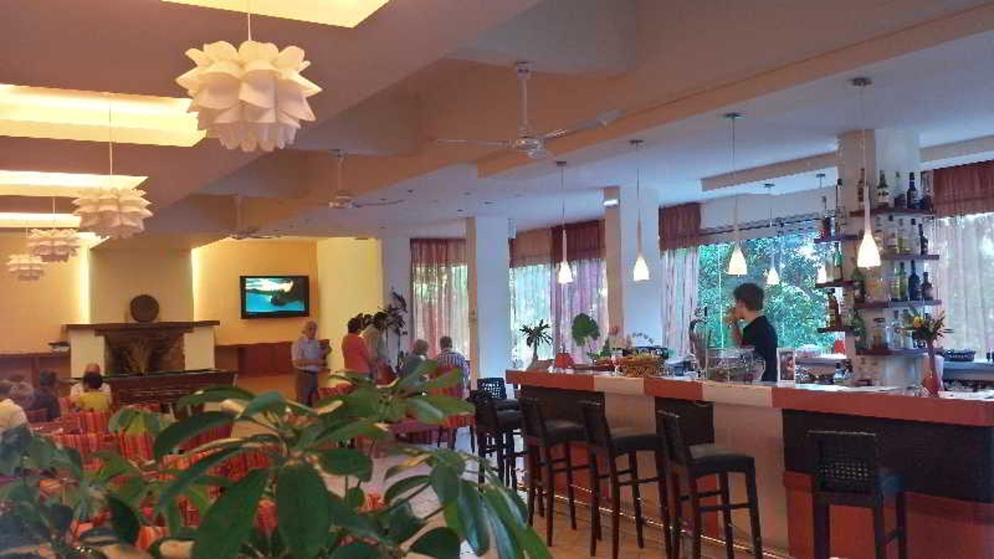 Ipsos-Beach-Terrace-17