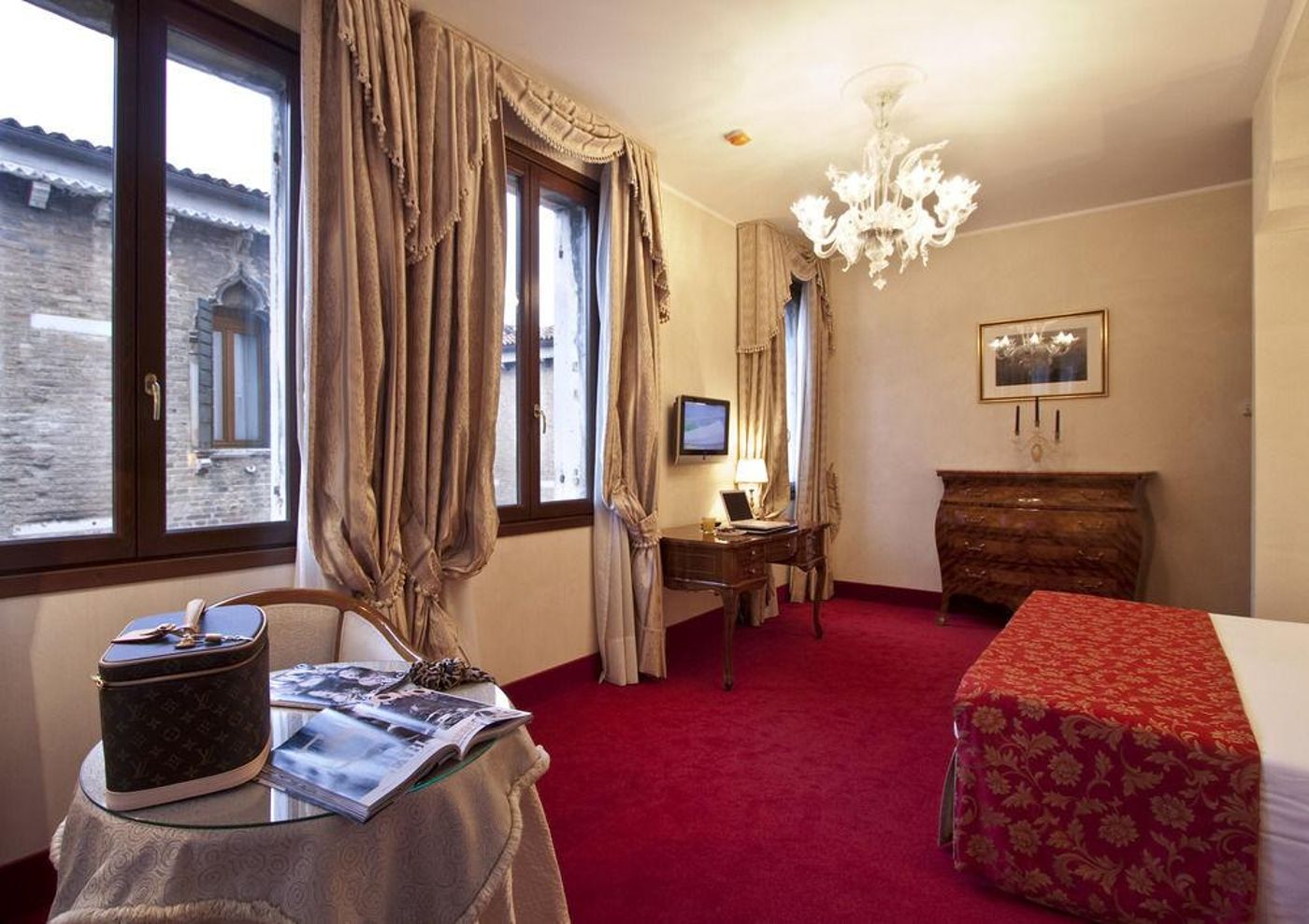 Al-Ponte-Dei-Sospiri-Junior-Suites-General-view-15