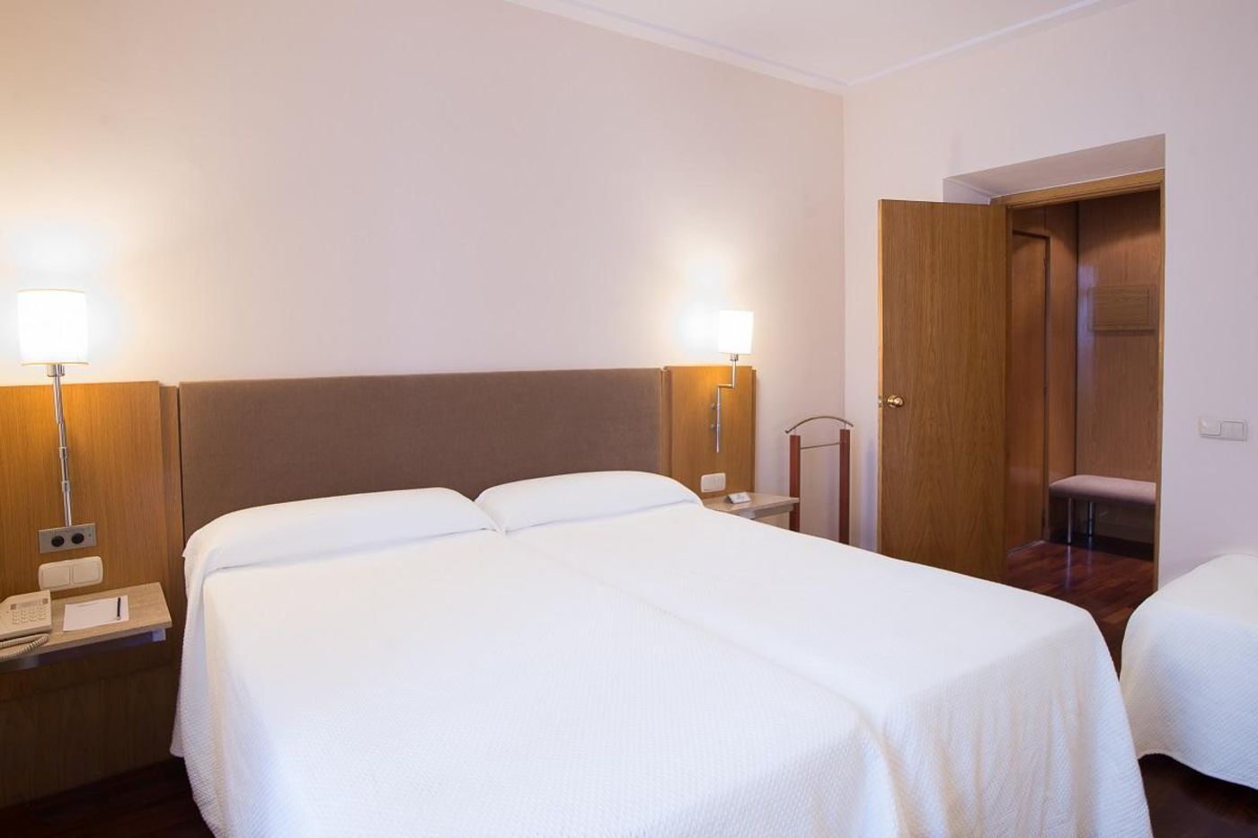 Inglaterra-Spain-GRANADA-Room-2