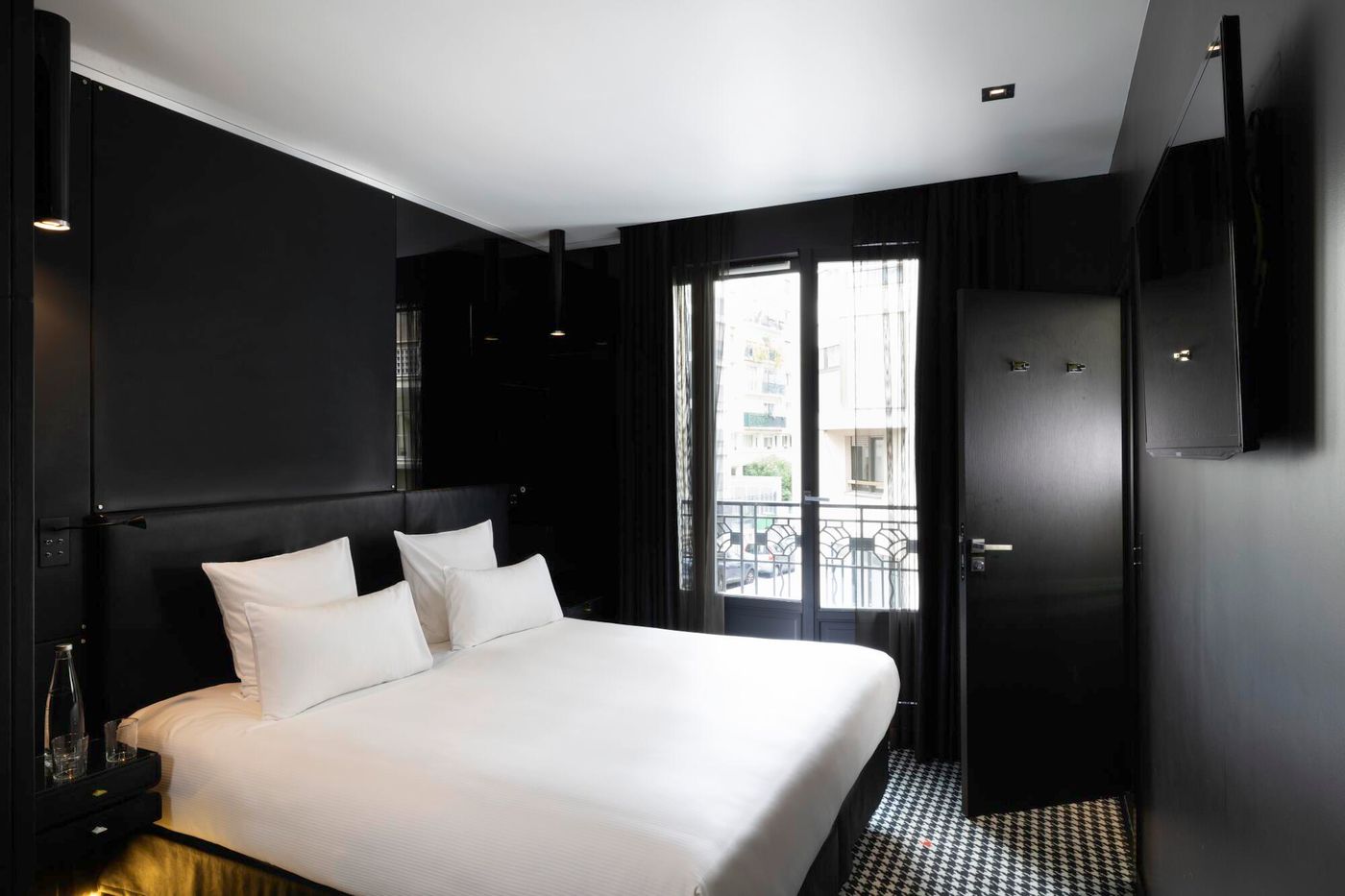 Felicien-France-PARIS-Room-5