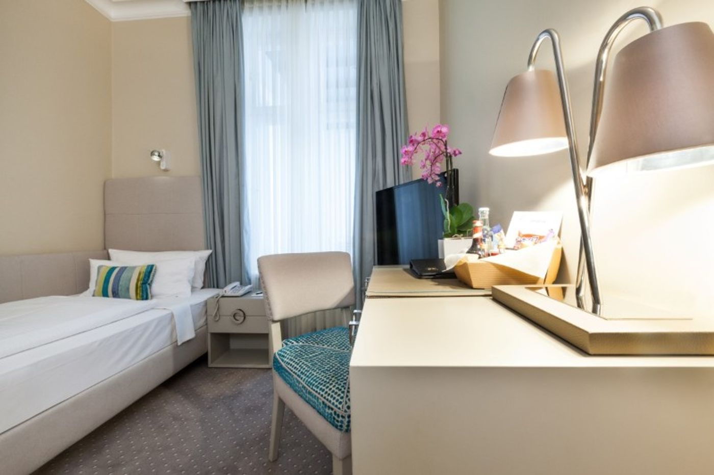 Hotel-an-der-Oper-Room-15