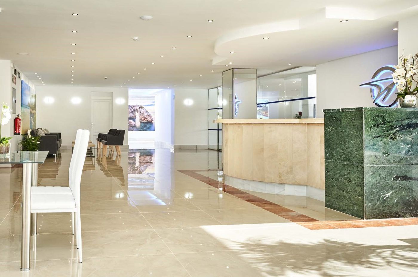 Hotel Globales Magaluf – Adults Only