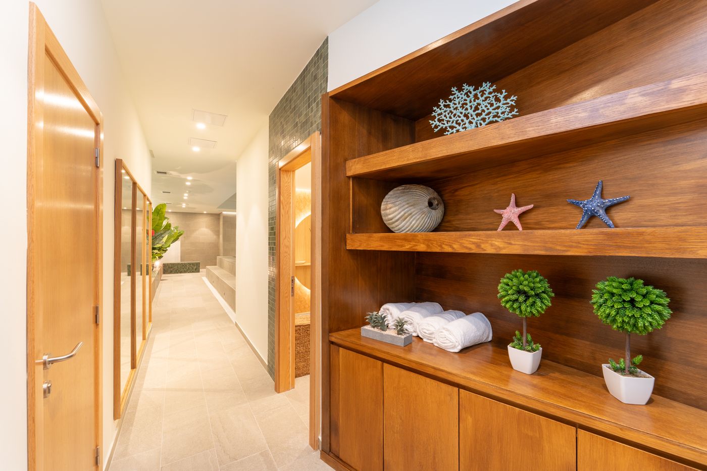 Hotel-LIVVO-Puerto-de-Mog--n-Pool-15