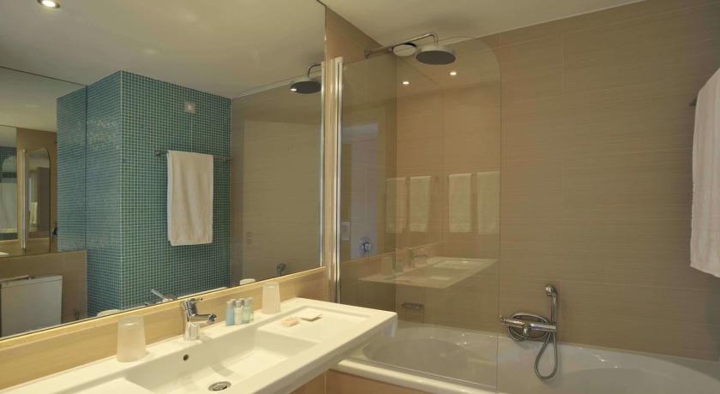 Pestana-Dom-Joao-II-Hotel---Beach-Resort-Room-36