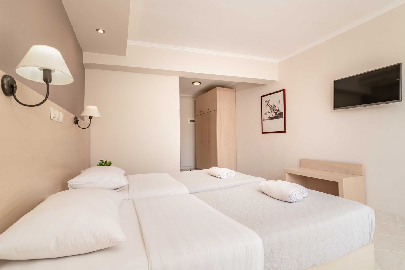 Karras-Hotel-Room-32