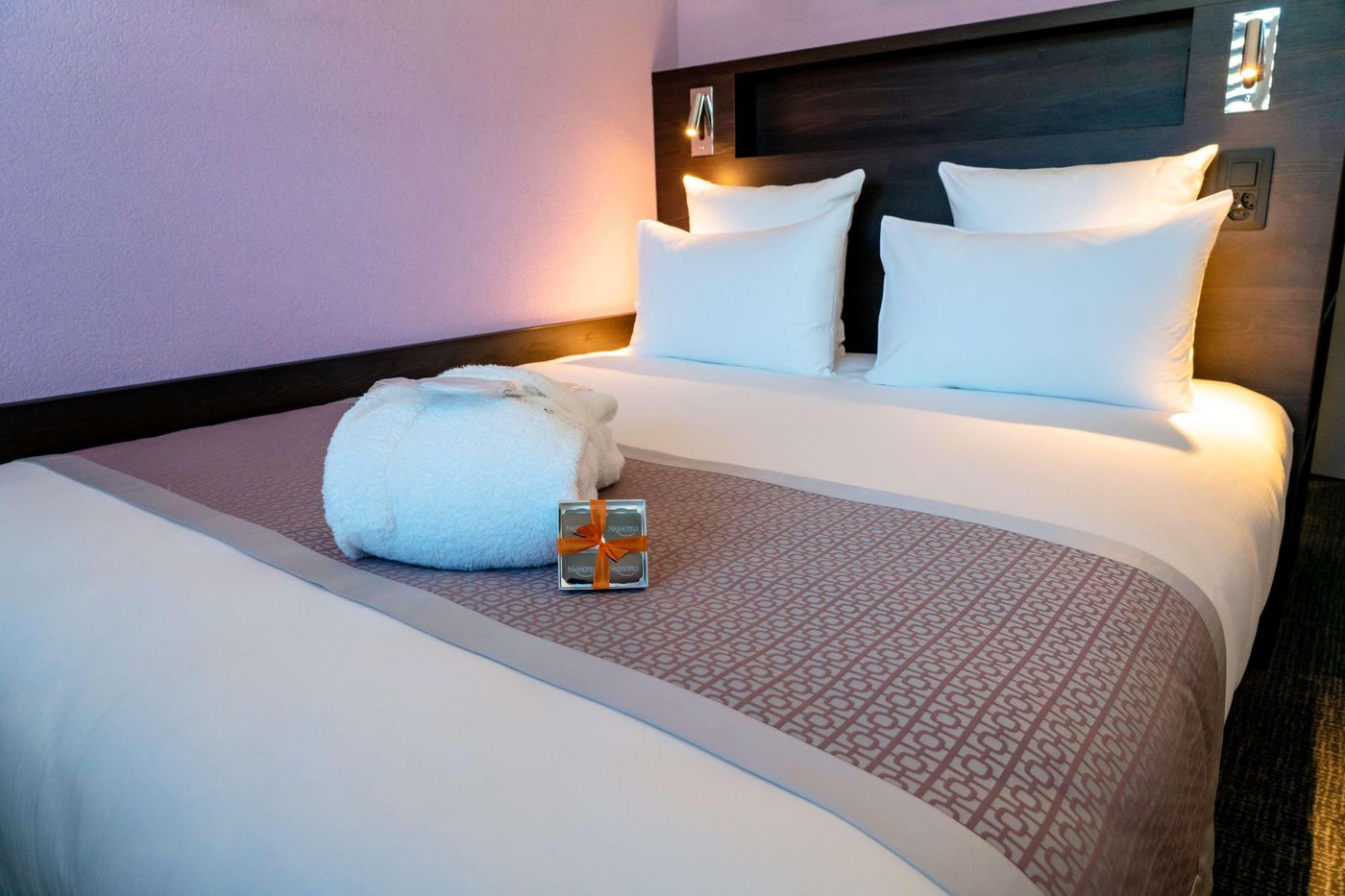 Nash-Pratik-Hotel-Room-10