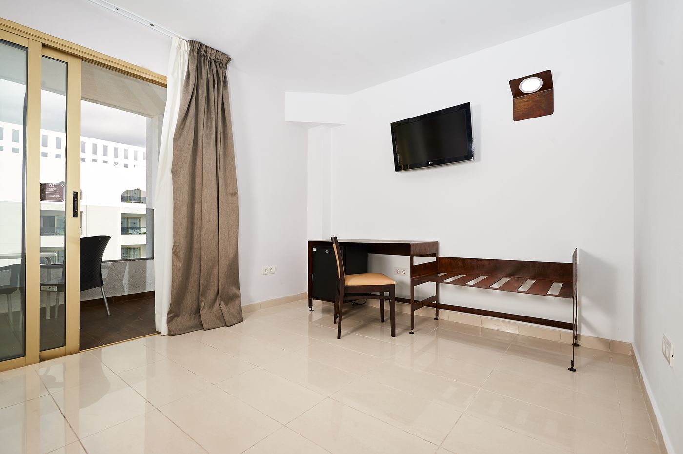 Columbus-Aparthotel-Room-19