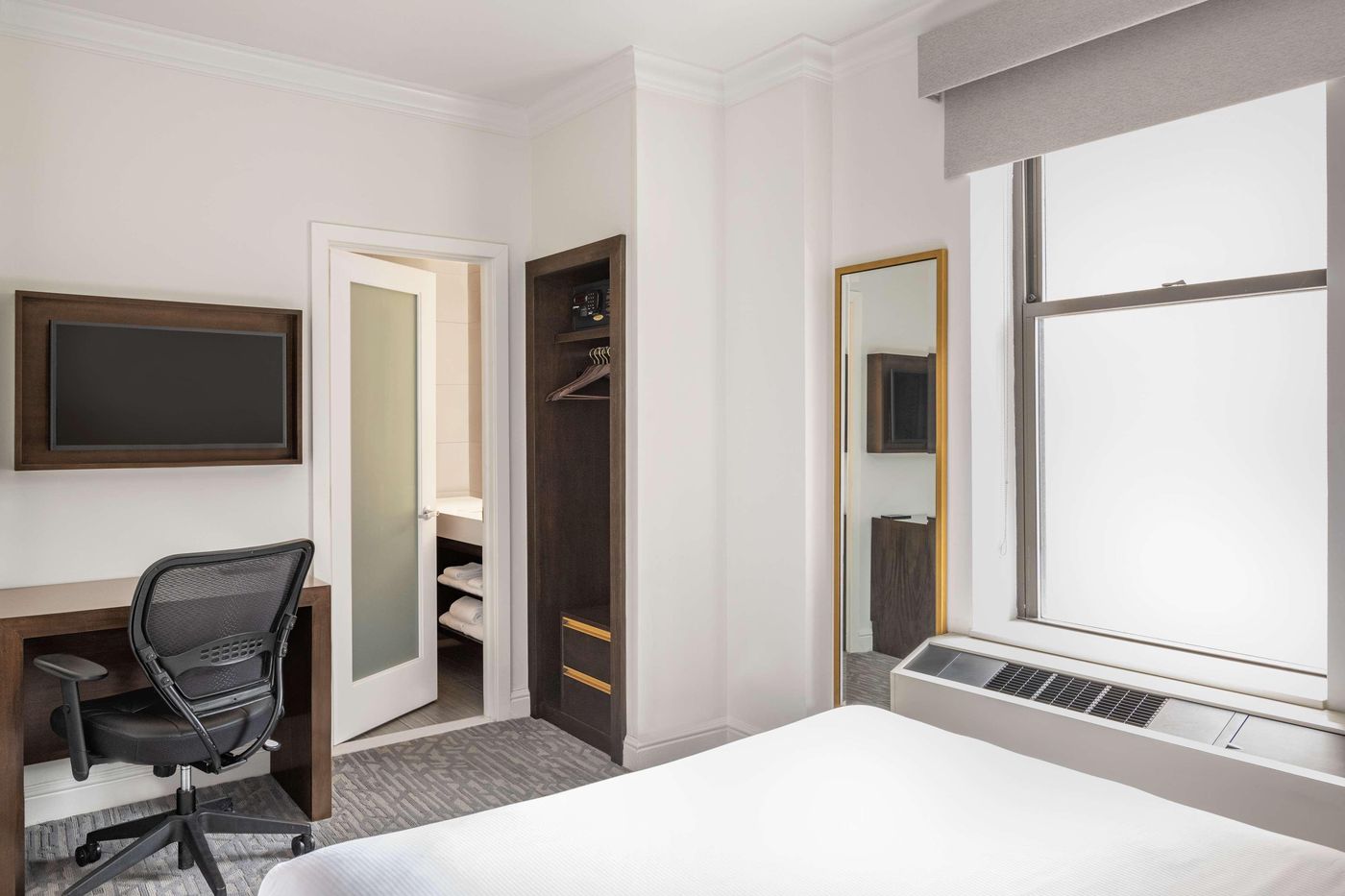 Martinique-New-York-on-Broadway--Curio-By-Hilton-Room-26