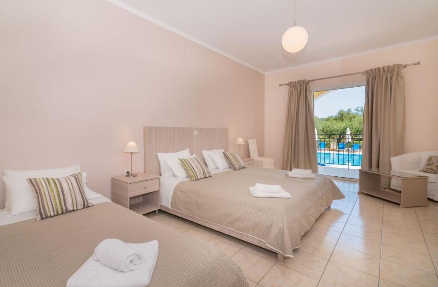 Varres-Hotel-Room-15