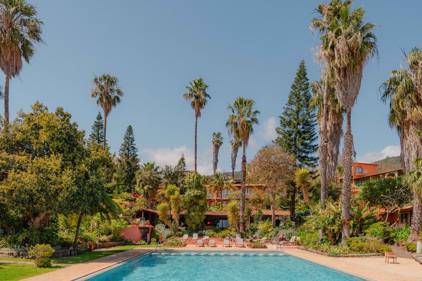 Quinta-Splendida-Wellness---Botanical-Garden-Pool-1