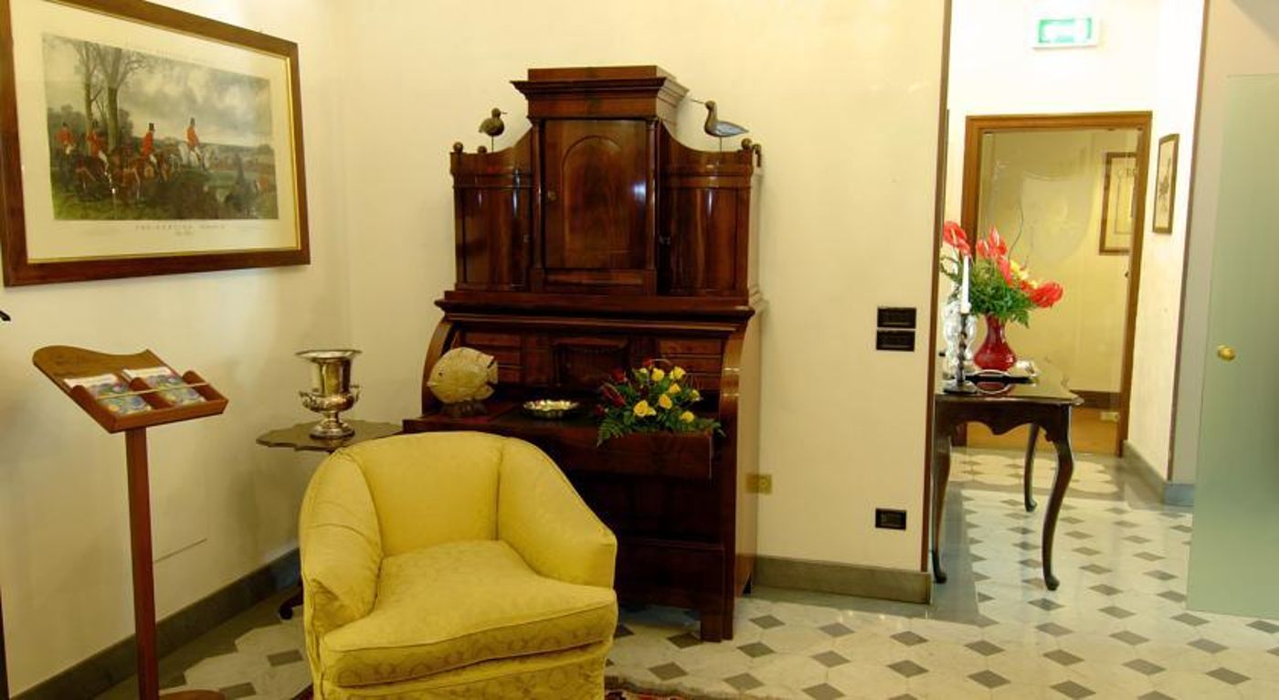 Malaspina-Lobby-4