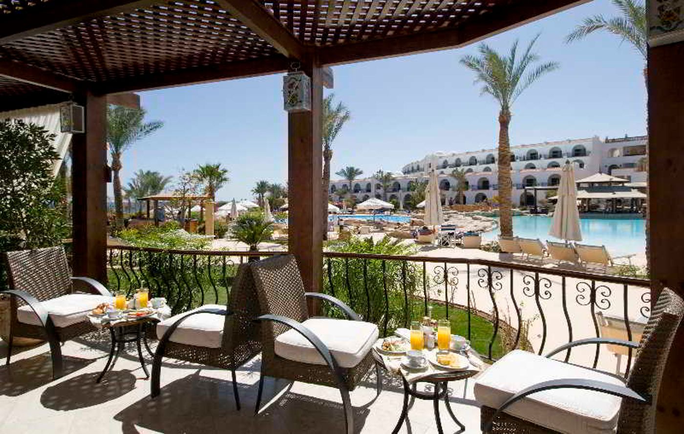 The-Royal-Savoy-Sharm-El-Sheikh-Terrace-9