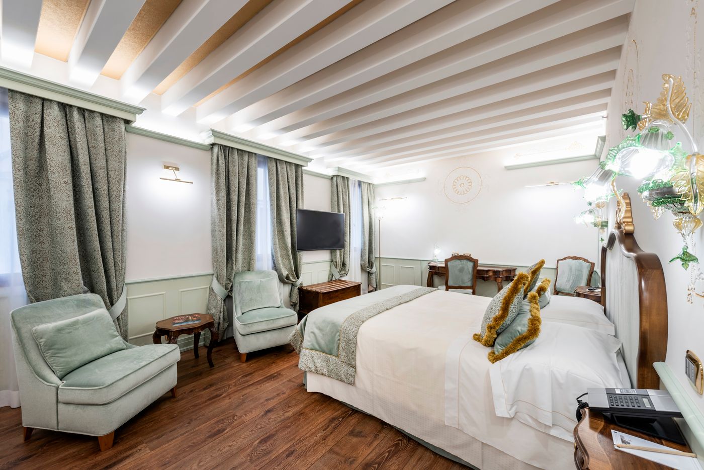 Monaco-and-Grand-Canal-Room-26