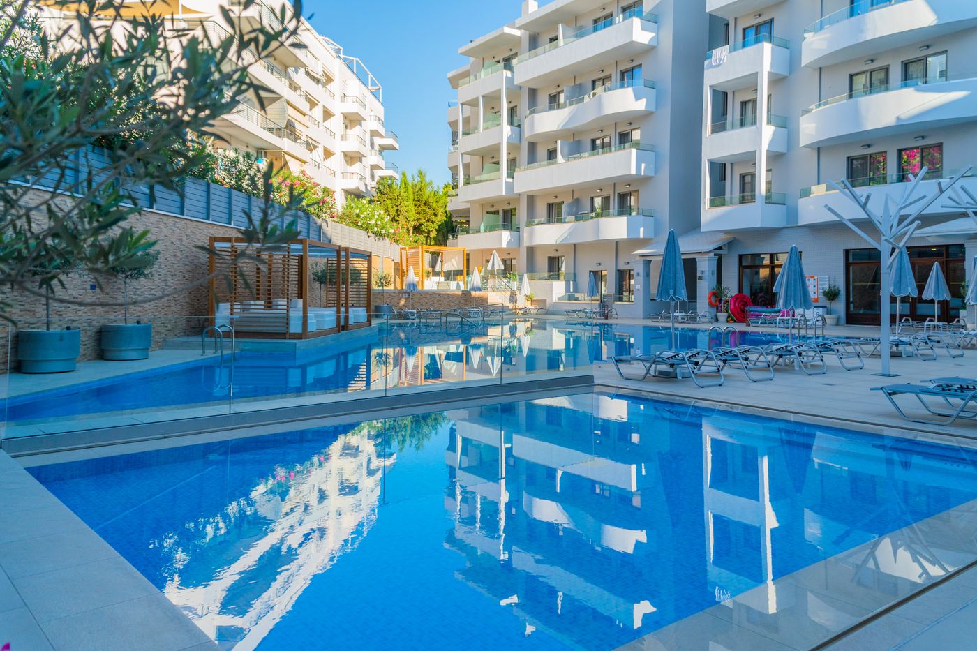 Bio-Suites-Hotel-Pool-5