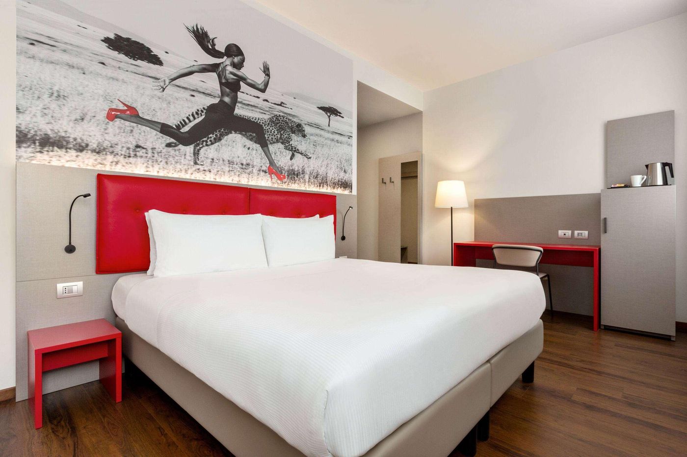 Amedia-Hotel-Mailand-a-Trademark-by-Wyndham-Room-30